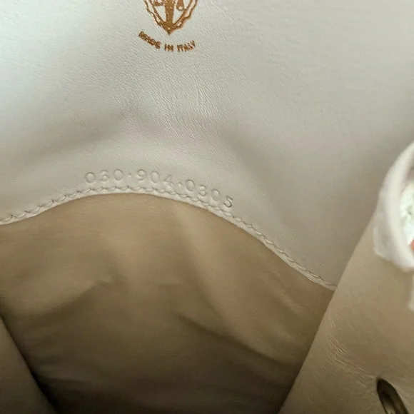 Gucci White Floral Chain Crossbody Phone Bag - Picture 8 of 8